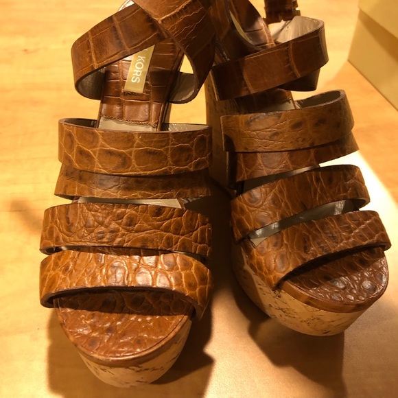 Michael Kors NEW in Box Sz 38 Croc Wedge - Picture 6 of 8